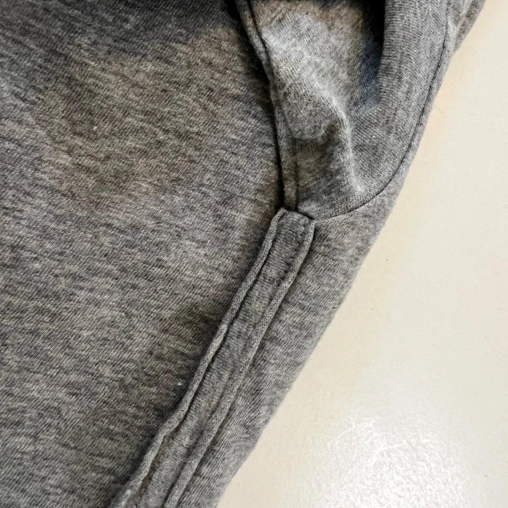 NWT Aerie Women's Gray Graphic‎ Tee Size Medium - Fun Iconic Details Oversized - Image 10