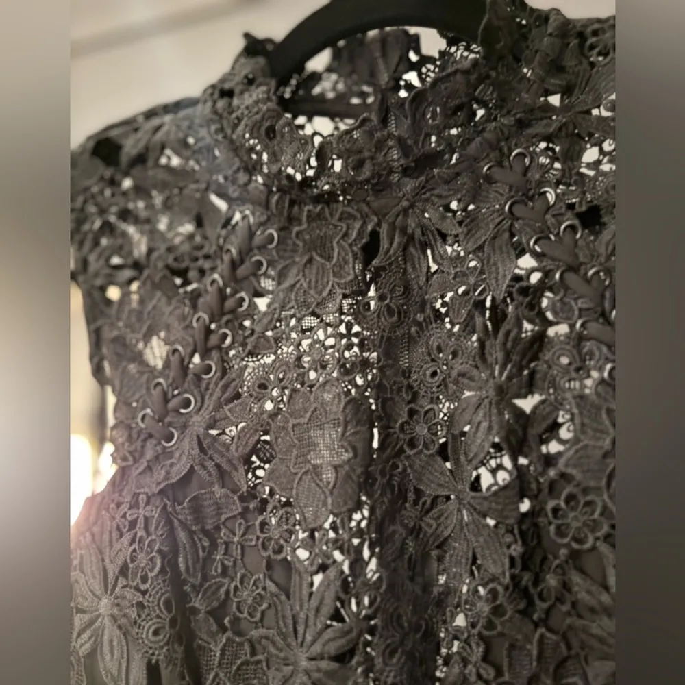 BARDOT Paris Lace Body-Con Dress. Black. Size 6. - Image 7