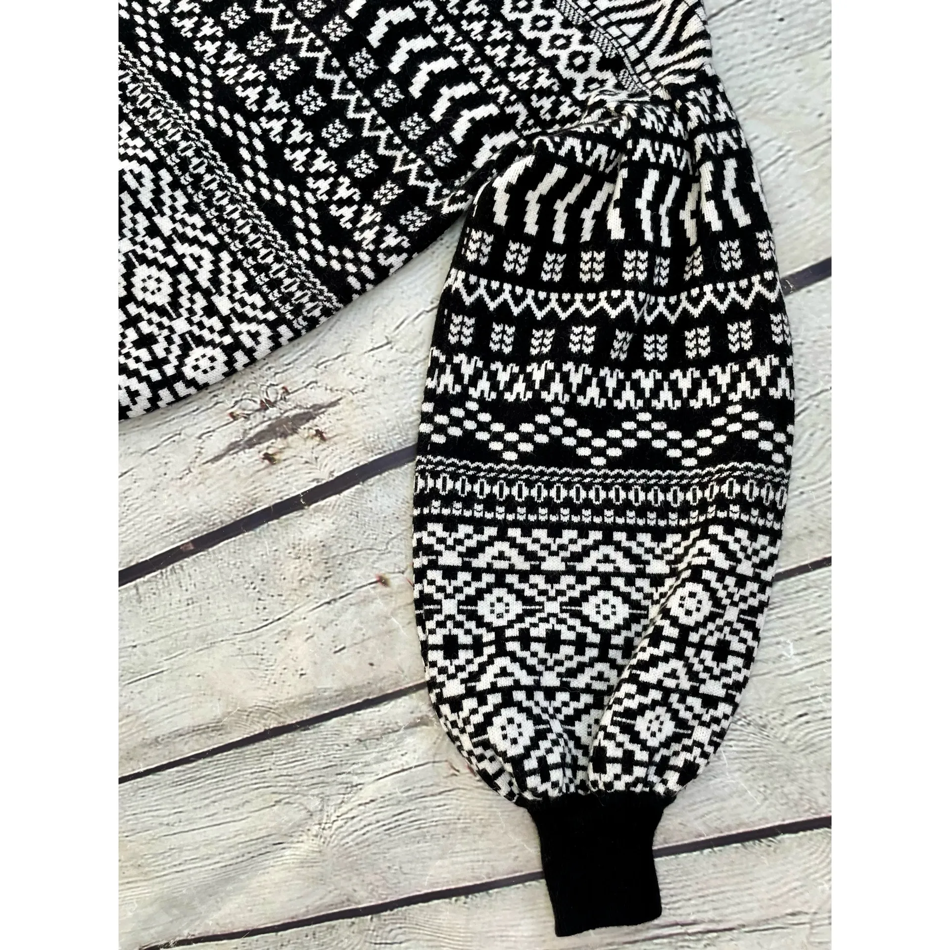 Geometric Print Sweater - Image 8
