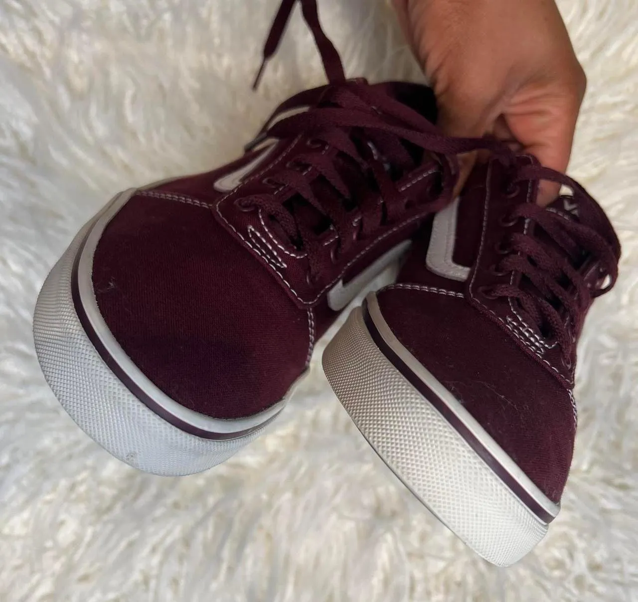 Low Top Sneakers Size 7 - Image 4