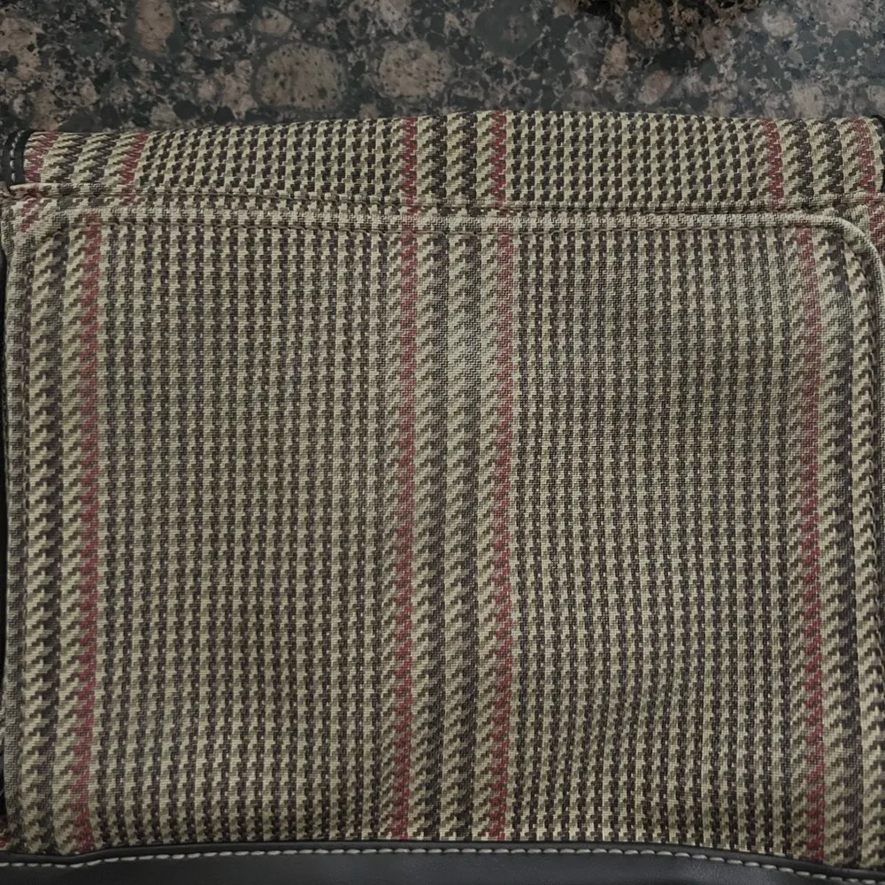 Liz Claiborne Plaid Cross Body/Shoulder Handbag Multi Pockets - Image 8