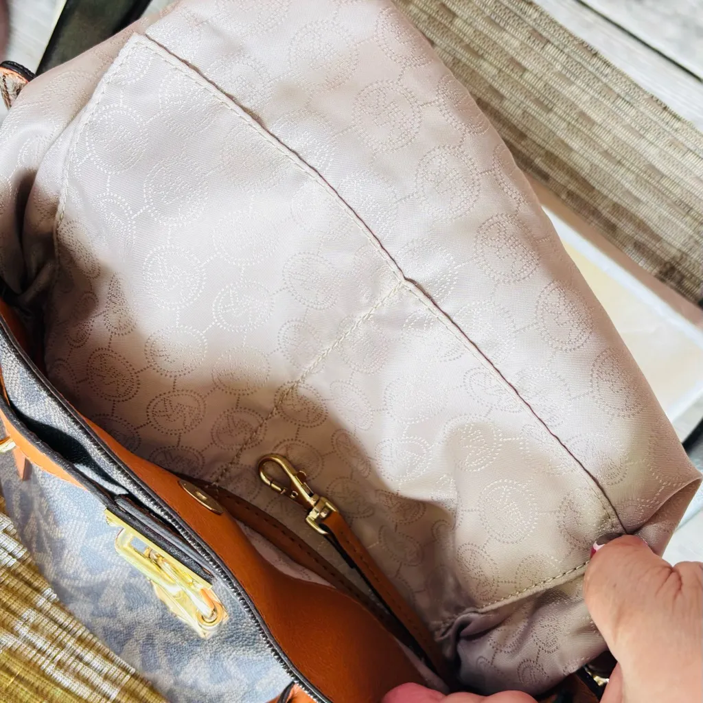 Michael Kors Hamilton PVC LG Signature Tote, Shoulder Bag - Image 6