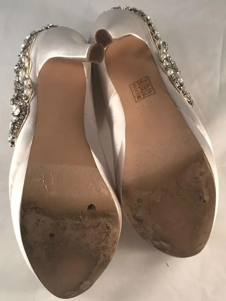 Cynthia Ivory Satin Pump - Image 8