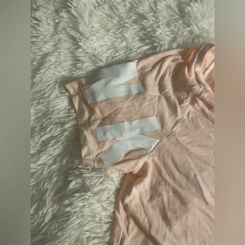 vs pink v neck short sleeve - Image 3