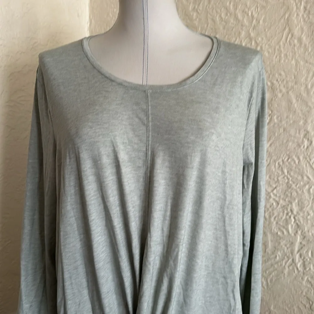 Athleta Essence Twist Top Pale Green Long Sleeve T-Shirt Plus 1X - Image 3