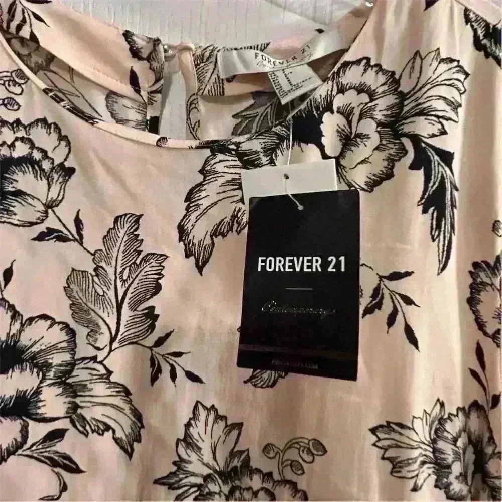 Forever 21 Women's M Beige Floral Knee Length Dress Short Sleeve Casual NWT - Image 3
