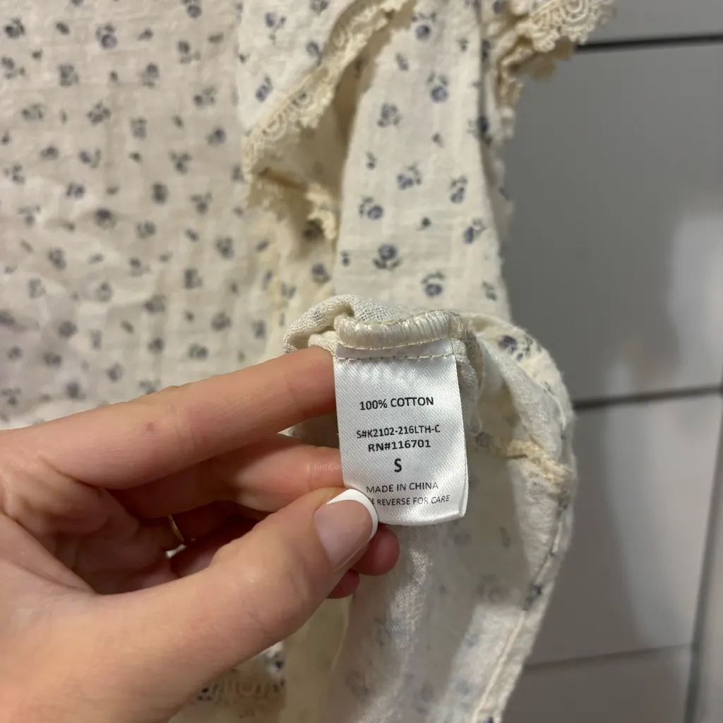 Karlie Cream Floral Flutter Sleeve Top - Image 4