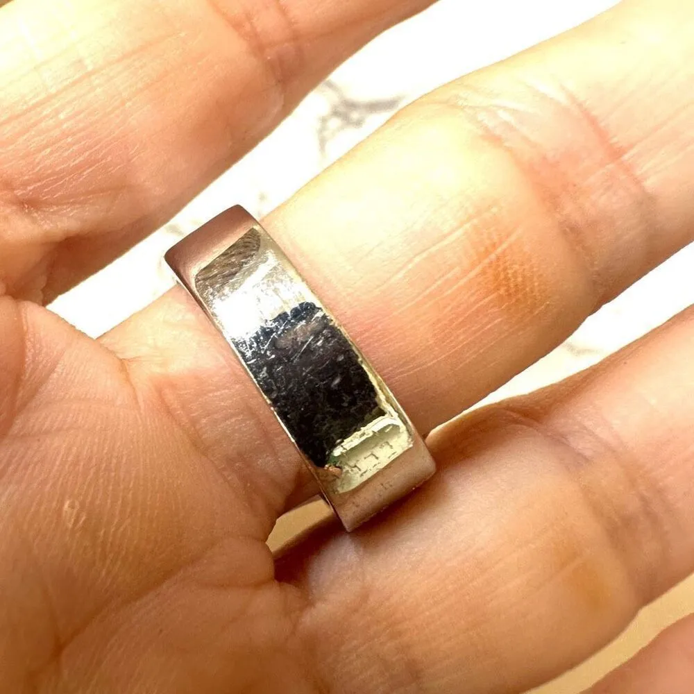 Silver tone butterfly rhinestone ring - Image 5