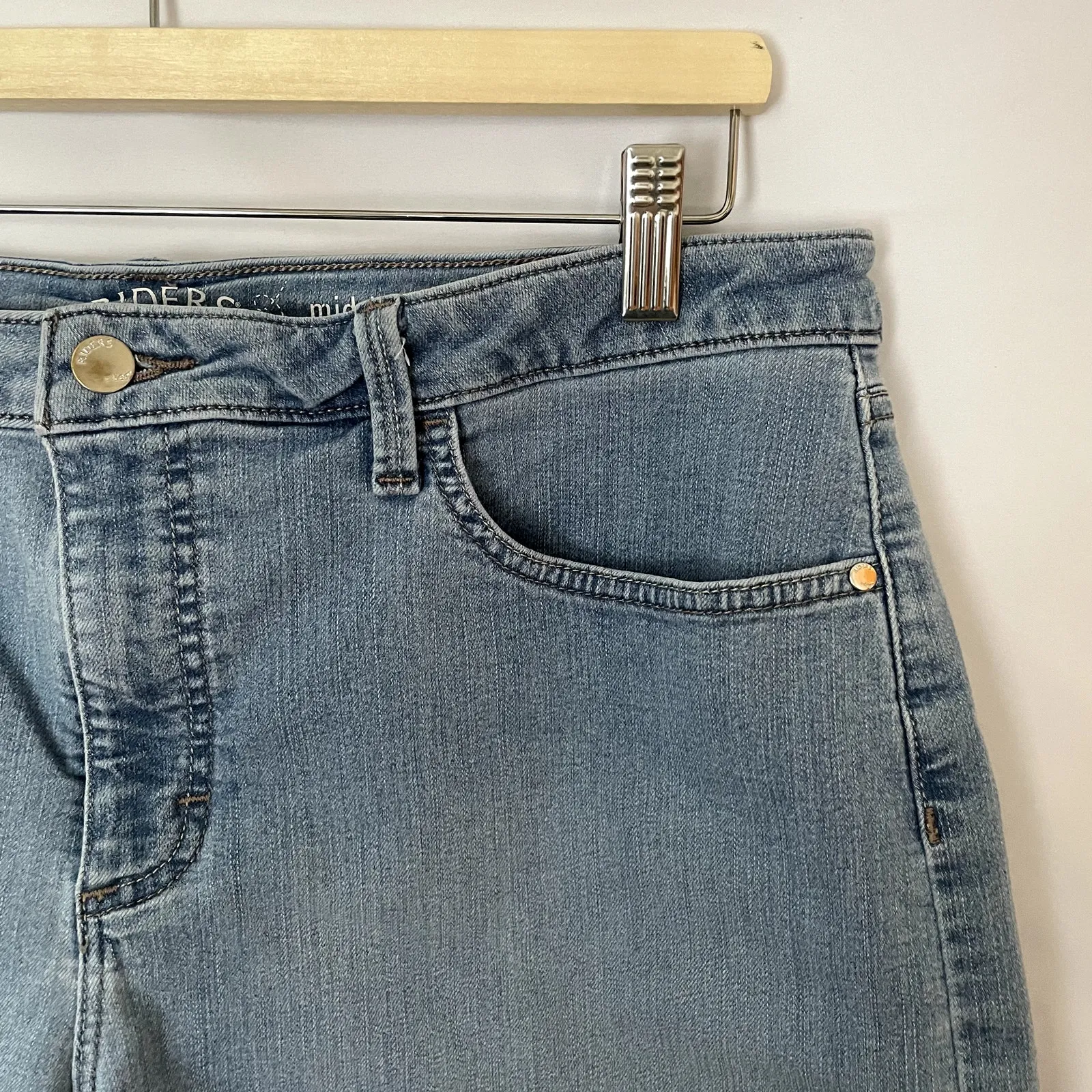 Riders by Lee jean shorts 7 inch inseam midrise short women's size 16 medium - Image 2