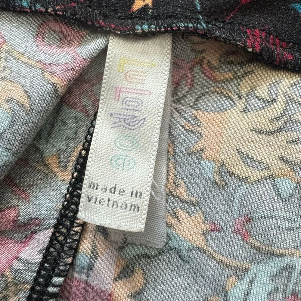 LuLaRoe  SZ OS multicolored abstract print leggings on black background - Image 3