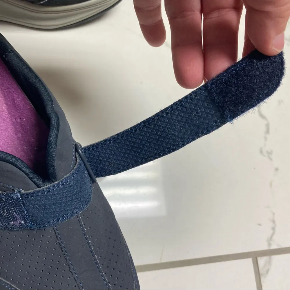 Easy Spirit Platform Anti Gravity Women's lightweight Tennis Shoes with Velcro. - Image 8