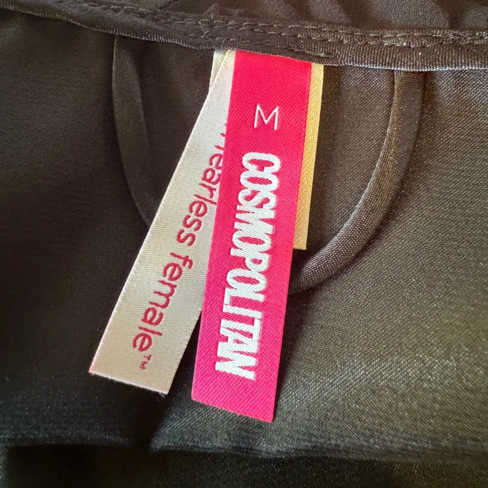 Cosmopolitan black satin lingerie set. - Image 3