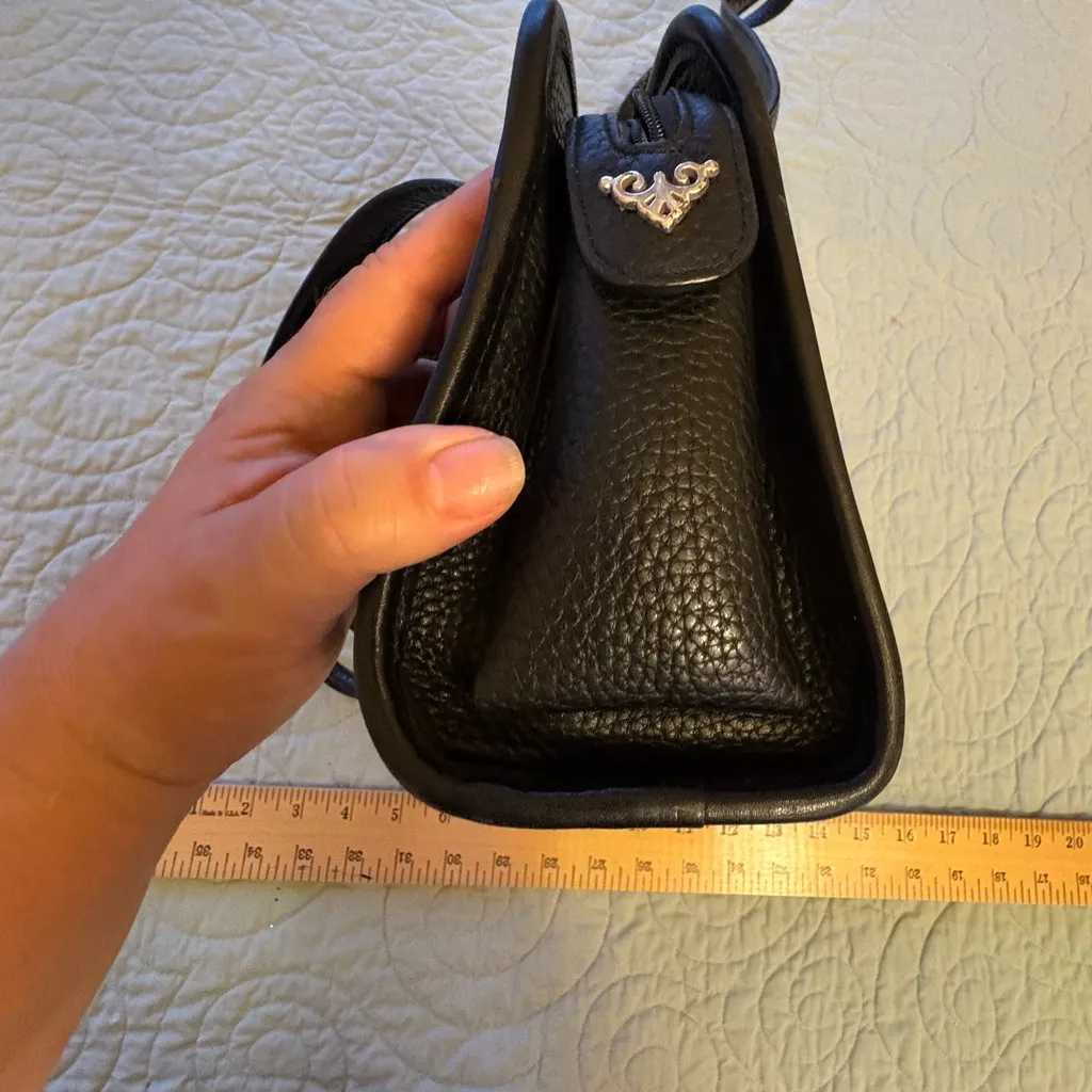 Brighton Elegant Crocodile-Embossed Shoulder Bag in Black - Image 7