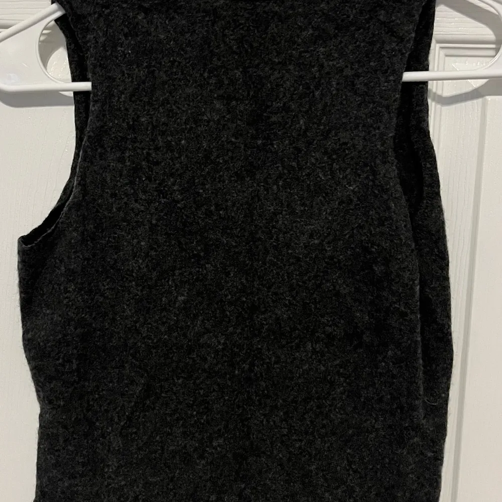 J crew wool cashmere blend sweater vest size medium - Image 2