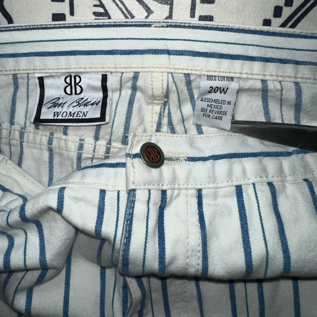 Vintage 90s Bill Blass Women Striped Denim Long Shorts Blue/White Size‎ 20w - Image 5