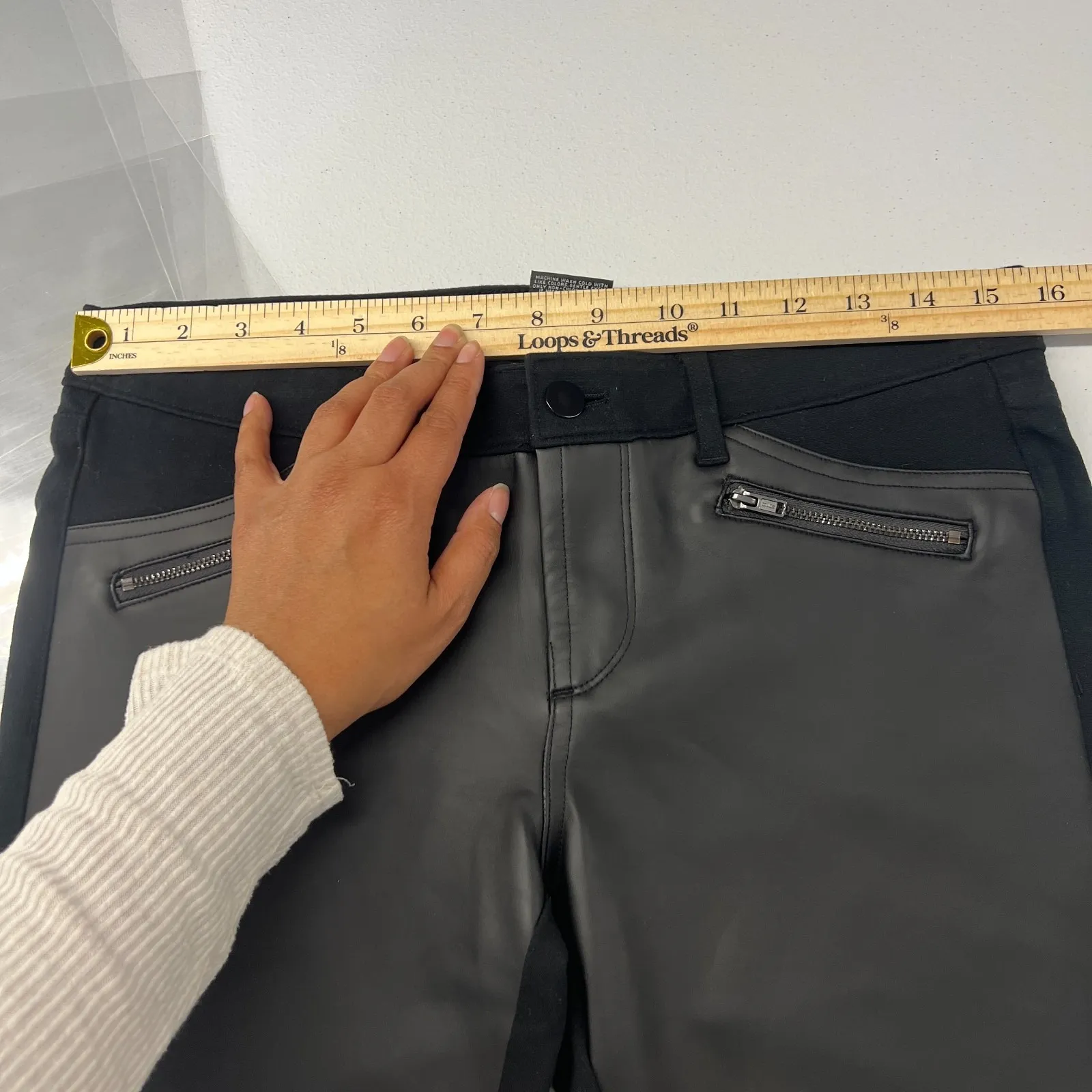 Mossimo Pants Womens 6 Black Stretch Faux Leather Skinny Leg Trendy Low Rise - Image 10