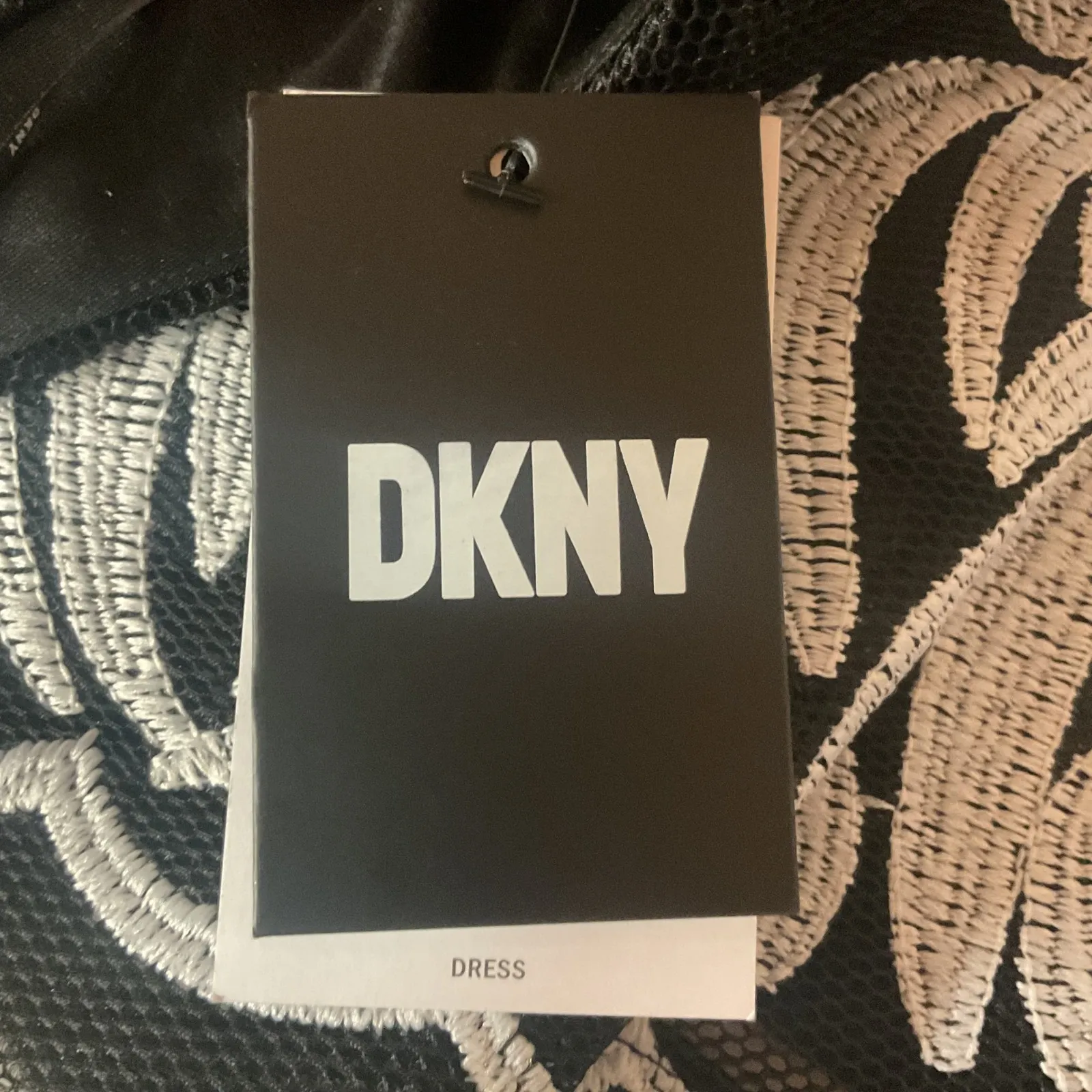 Dkny Women's Embroidered Mesh Sleeveless Embroidered Fit & Flare Dress Sz 10 NWT - Image 9