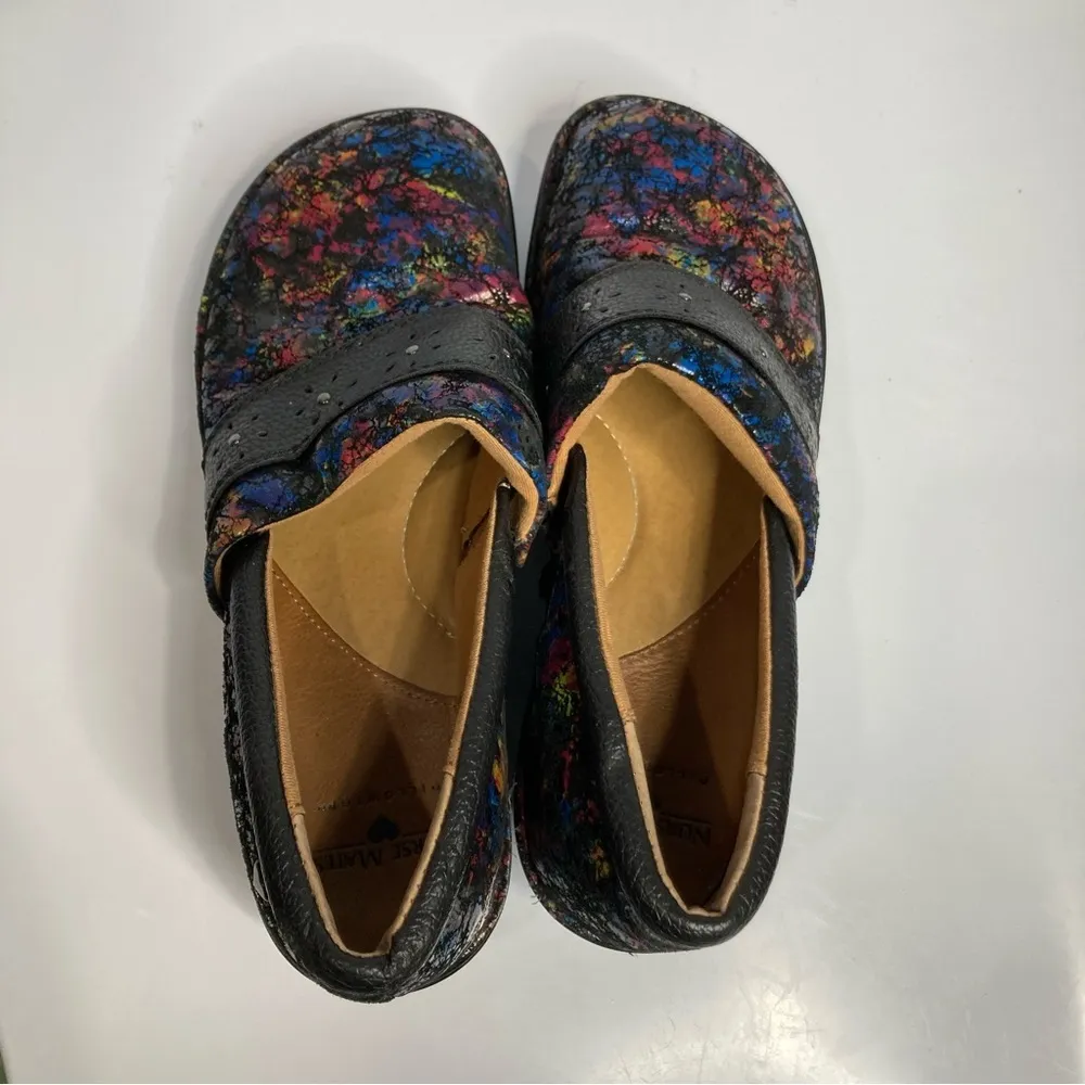 Nurse mates pillow top clogs multicolored size 8 - Image 5