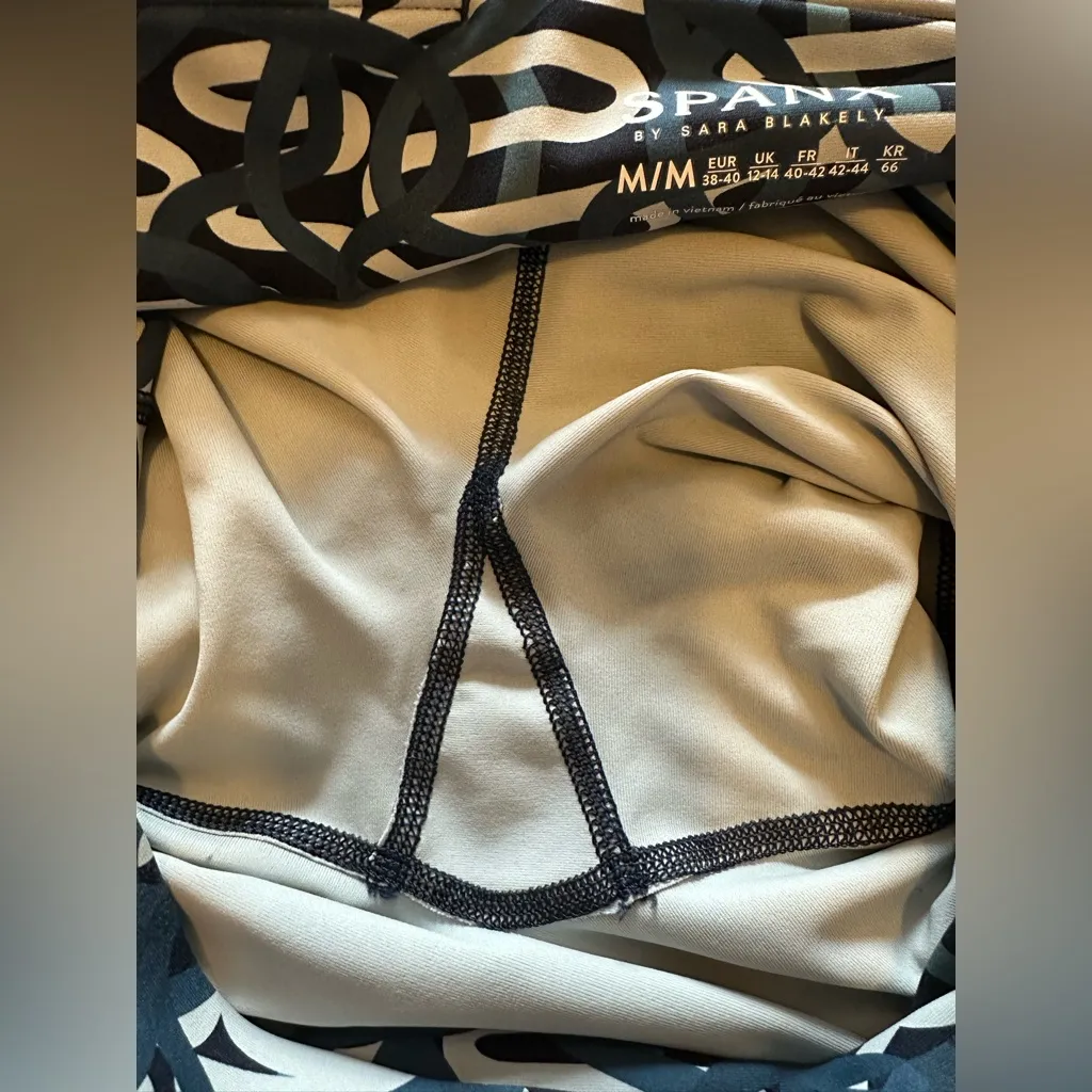 Spanx Booty Boost Illuminate-Her Hillary Howorth Active 7/8 Leggings Medium - Image 7