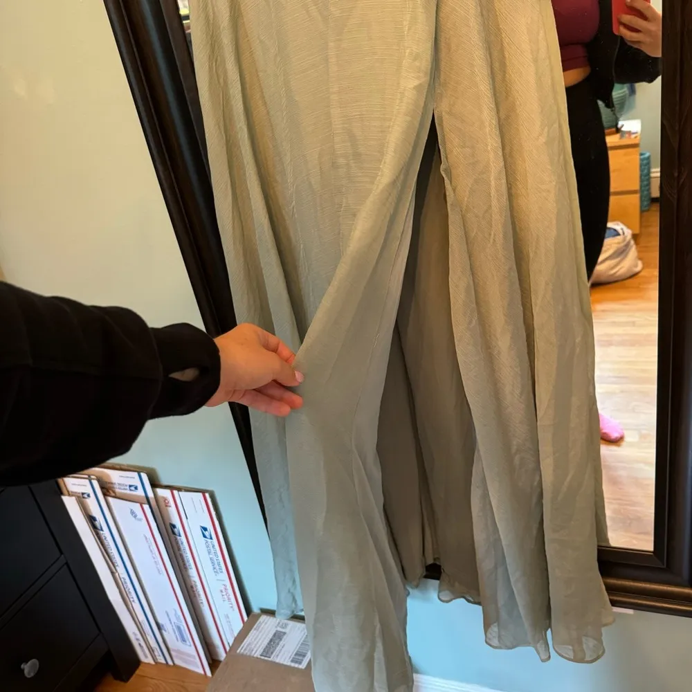 NWT Lulu’s Dreamy Destiny Sage Green Pleated Backless Maxi Dress 👗 - Image 6