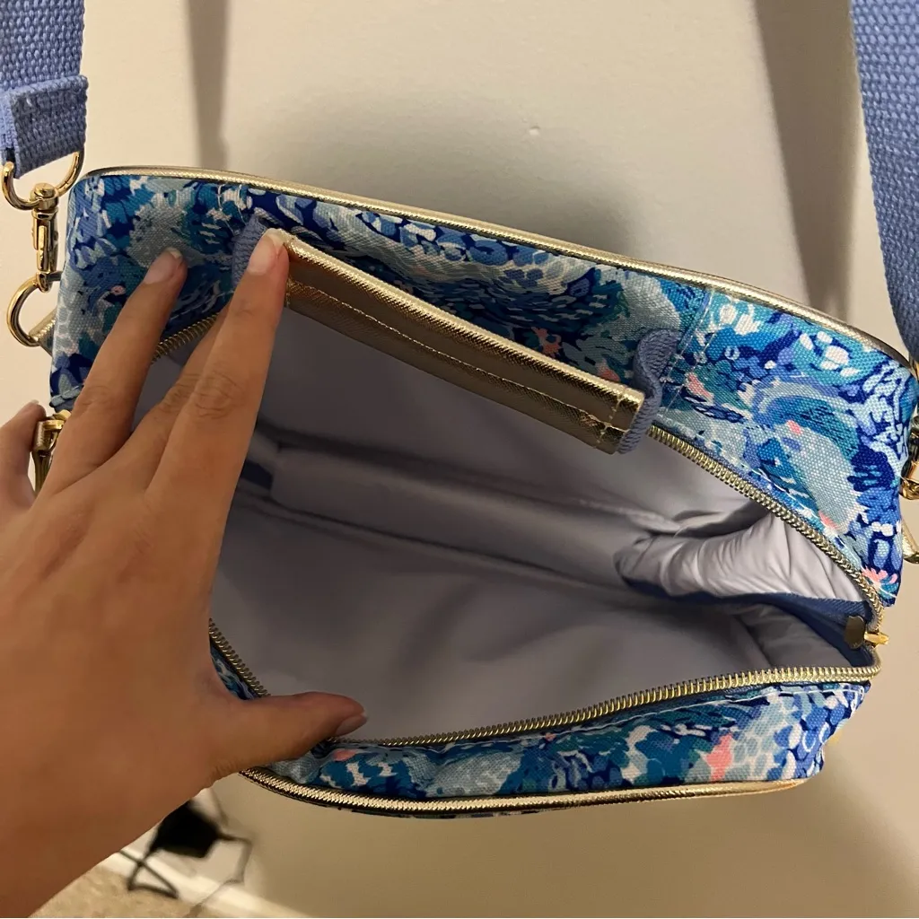 Lily Pulitzer  Blue Patterned lunch Bag - Image 6
