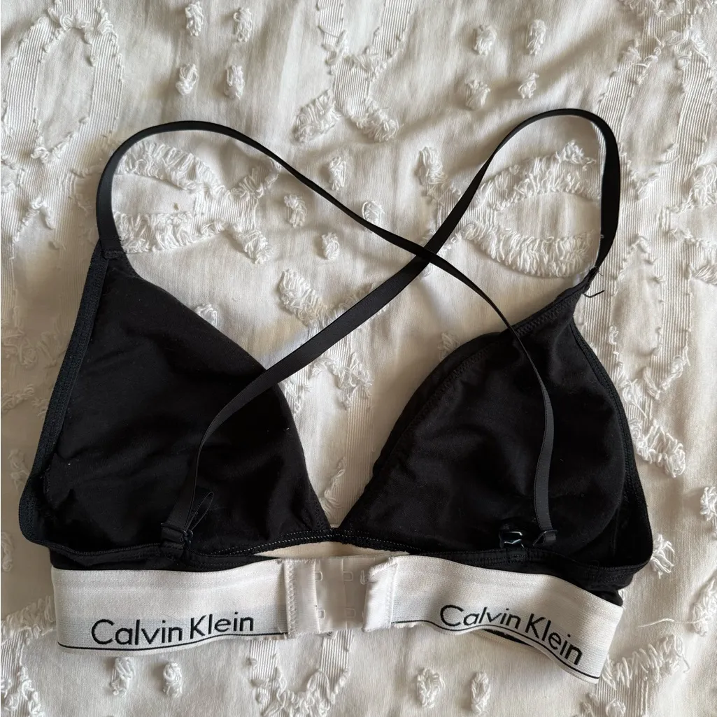Calvin Klein Black and White Cross-Back Bra - Image 3