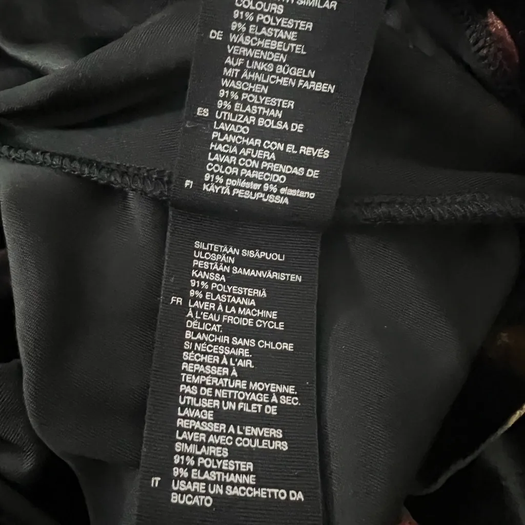 & Other Stories Black Y2K Floral Velvet Wrap Top  Size 4 - Image 7