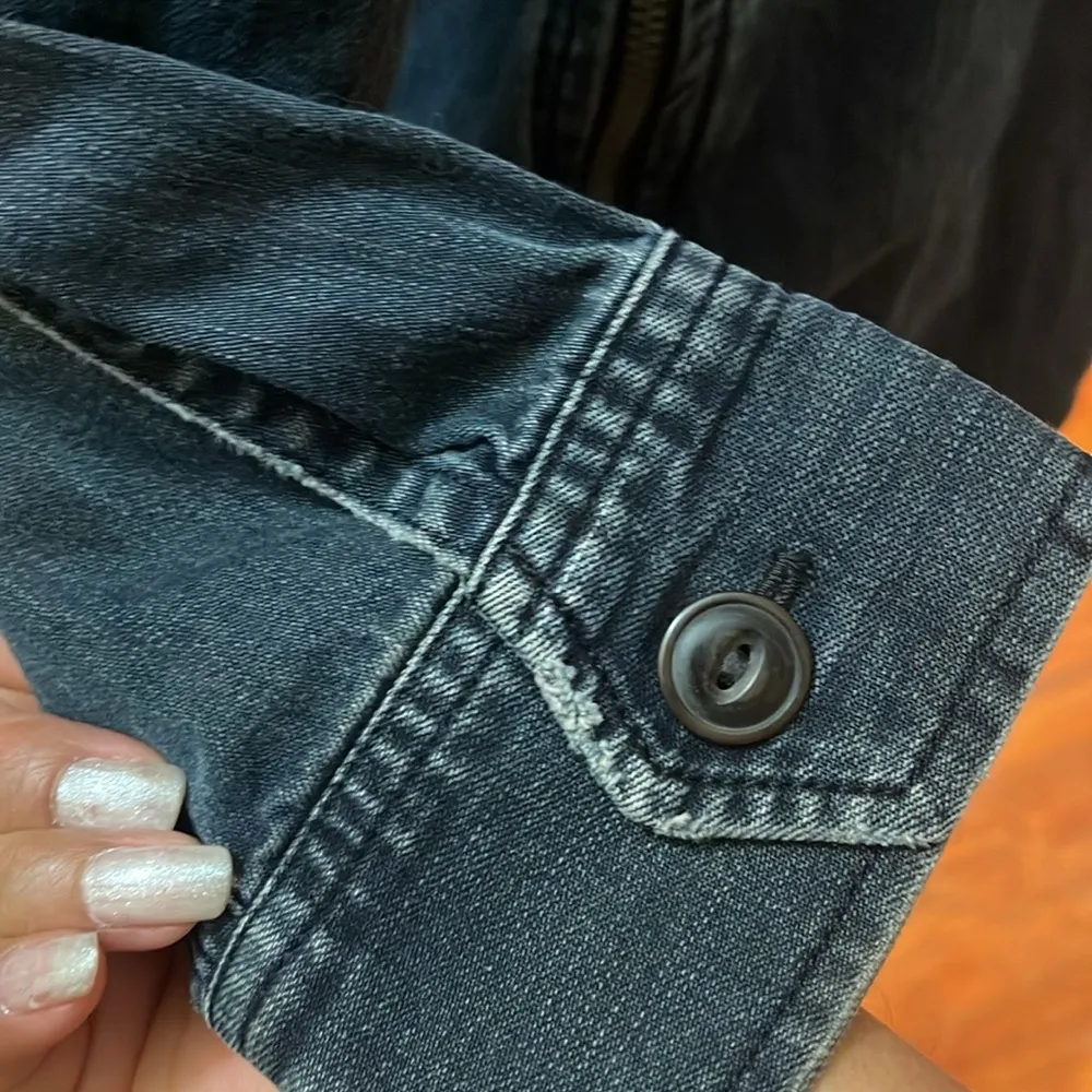 Gap denim utility jacket size small - Image 3