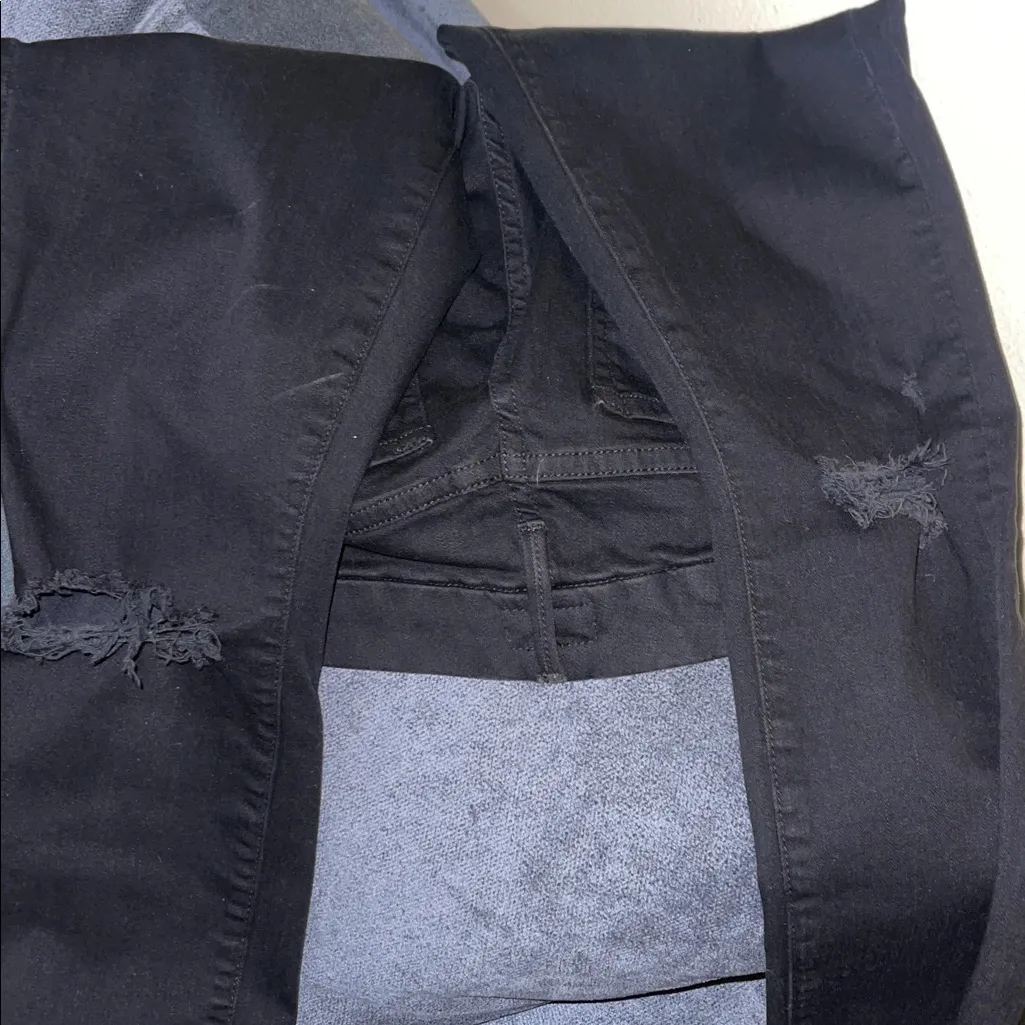 Mother Denim The Looker Ankle Fray Skinny Jeans in Guilty As Sin Black - Image 8