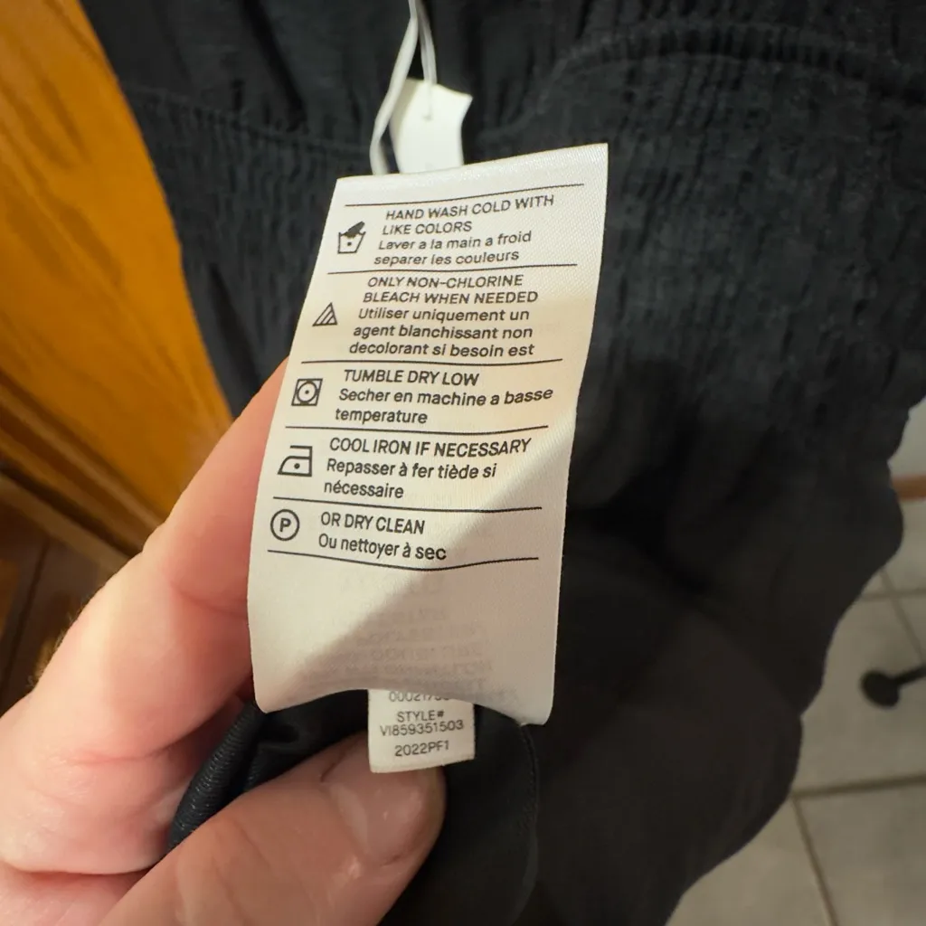 Vince smocked midi dress v neck tiered a-line black fit & flare size 3X NWT - Image 12