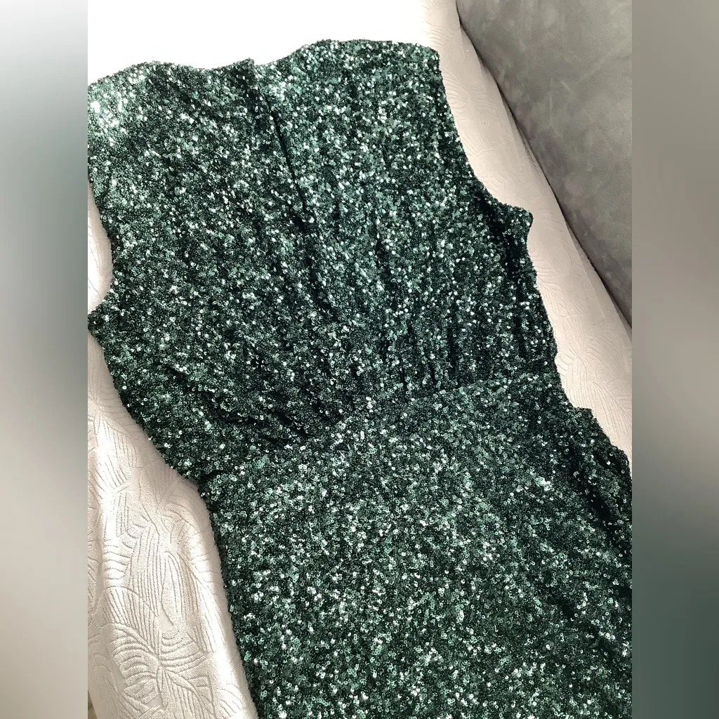 Gorgeous sequined midi dress 🔥LIKE NEW! - Image 5