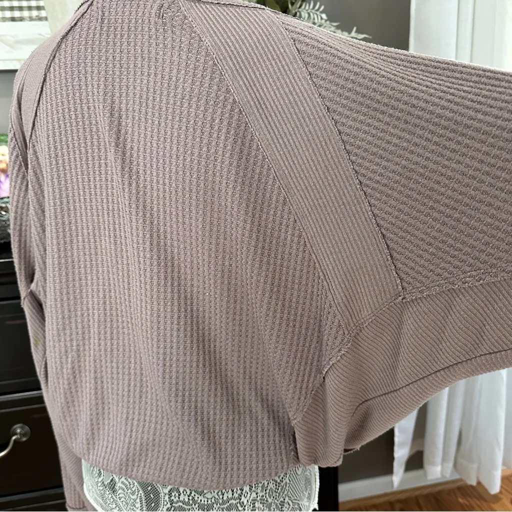 We The Free Waffle Knit V-Neck Dolman Sleeve Thermal Top XS Mauve Taupe - Image 7