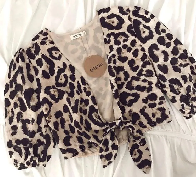 Essue Half Sleeve Tie Top - Image 3