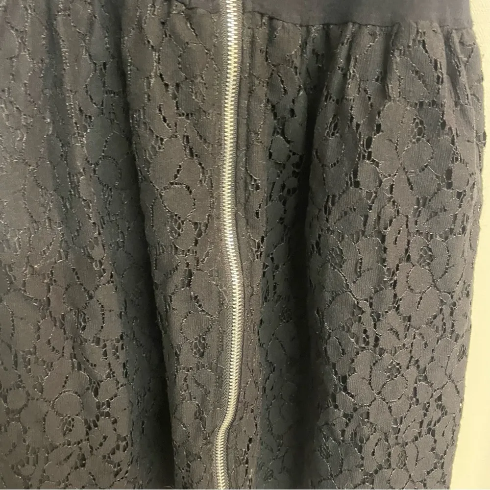 black sleeveless dress front zip lace attached skirt size med - Image 6