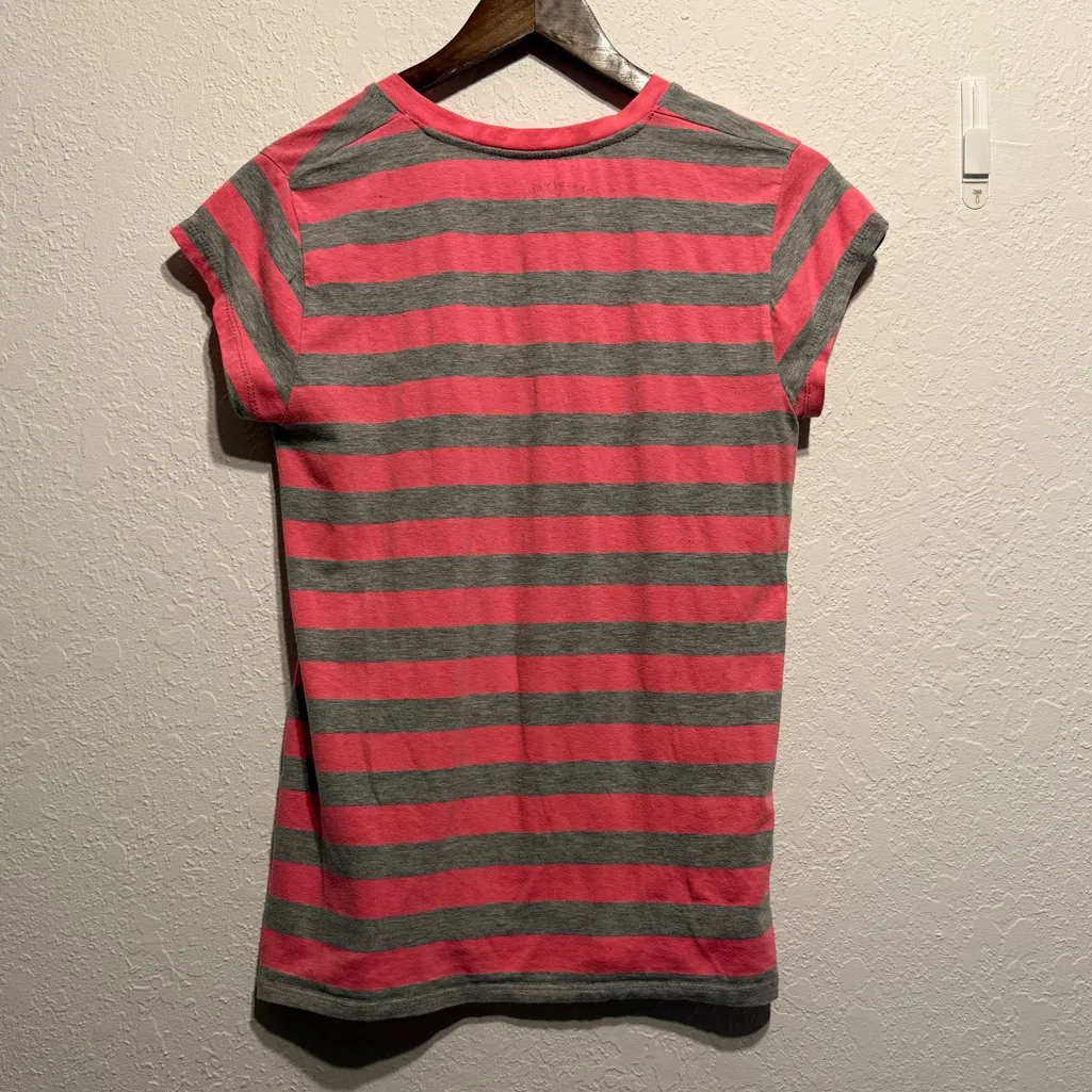 Beverly Hills Polo Club Pink Gray Striped V-Neck Tee Women’s Size L Large Casual - Image 7