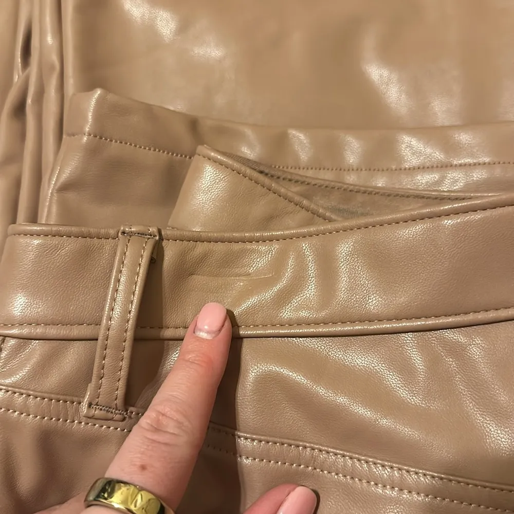 Abercrombie & Fitch Faux Leather Straight Pants 32 - Image 10