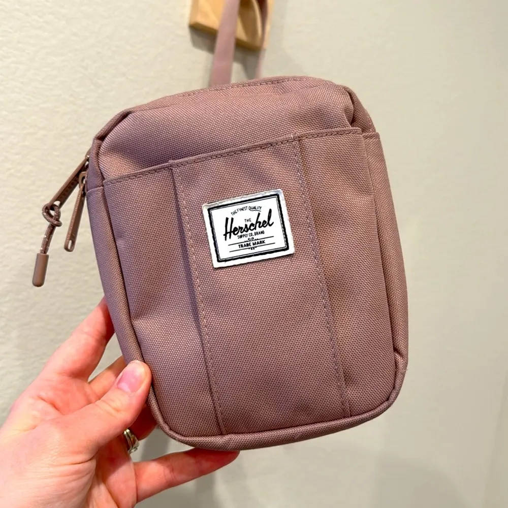 Herschel Cruz Crossbody Bag Light Purple - Image 3