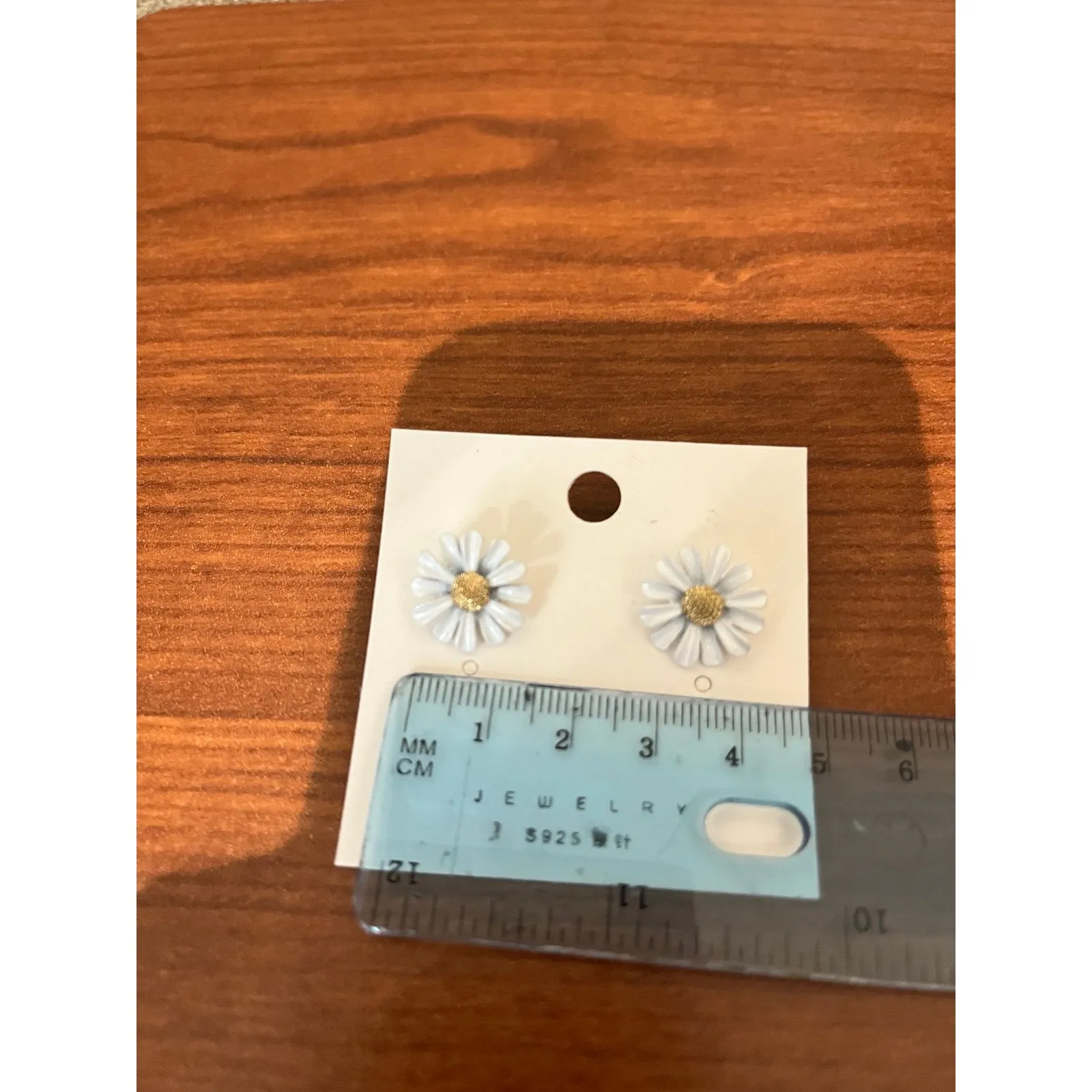 1Pair Romantic Summer white daisy Stud Earrings For Women Jewelry Bright new - Image 2