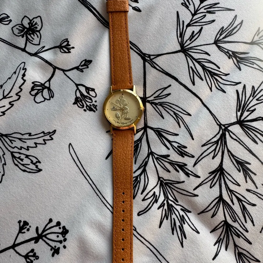 Vintage Gold Coin RETIRED/ RARE Lorus Gold Mickey Mouse Watch - Image 2