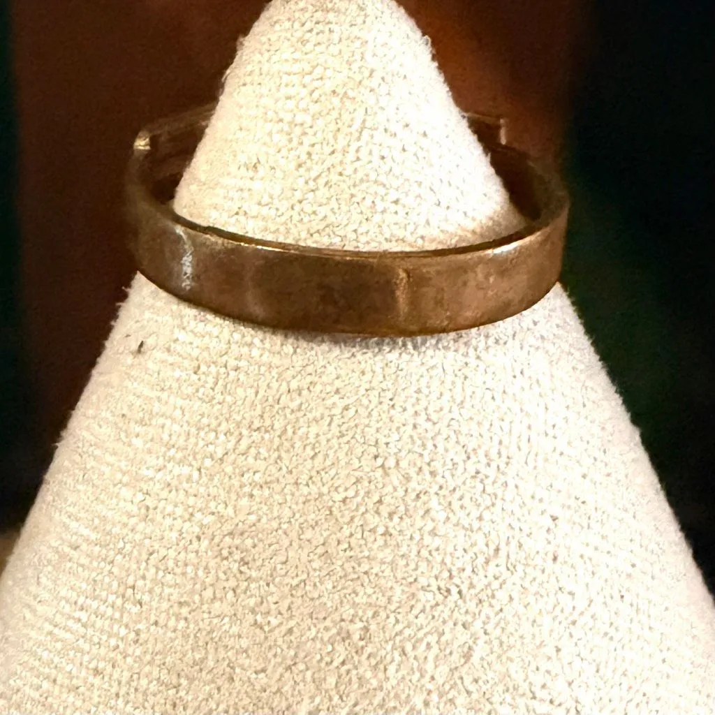 Vintage Green Carved Glass Flower Ring - Image 8