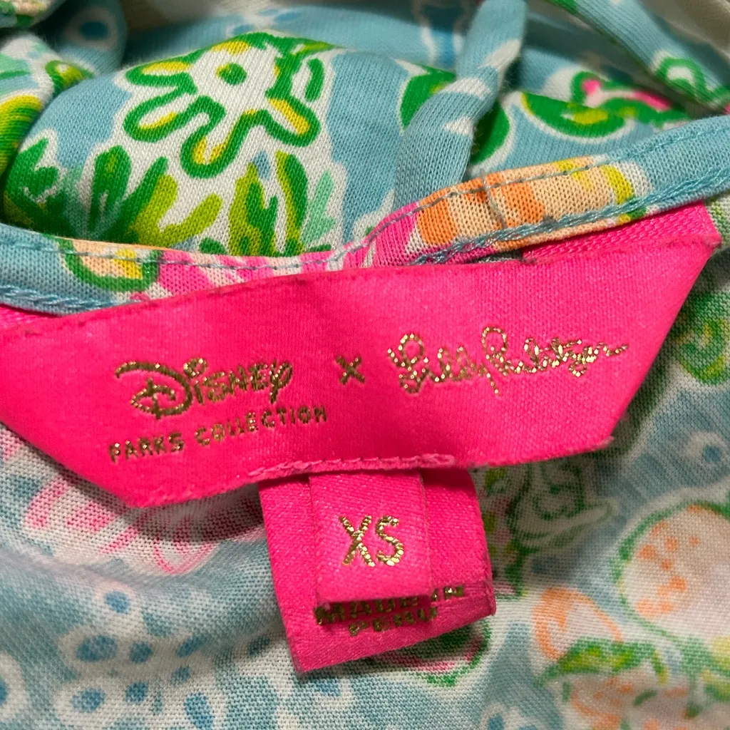 Lilly Pulitzer Kristen Blue Ibiza
Lilly Loves Disney size XS - Image 7