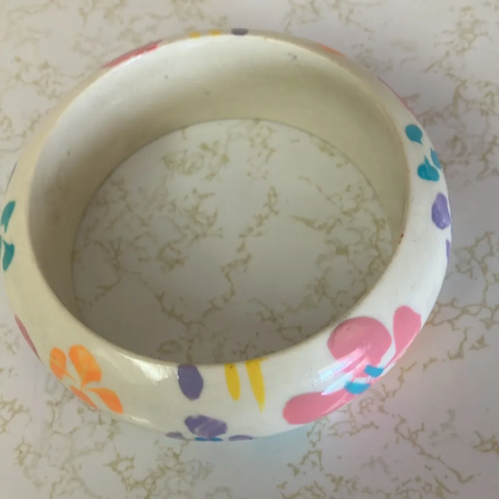 Floral Patterned Cream bangle bracelet Pink - Image 3