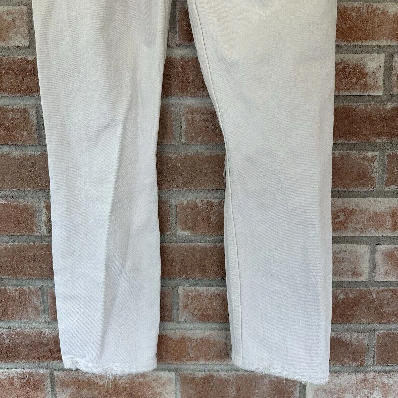 Abercrombie & Fitch Curve Love High Rise Mom Jeans Distressed Size 2 / 26 White - Image 5
