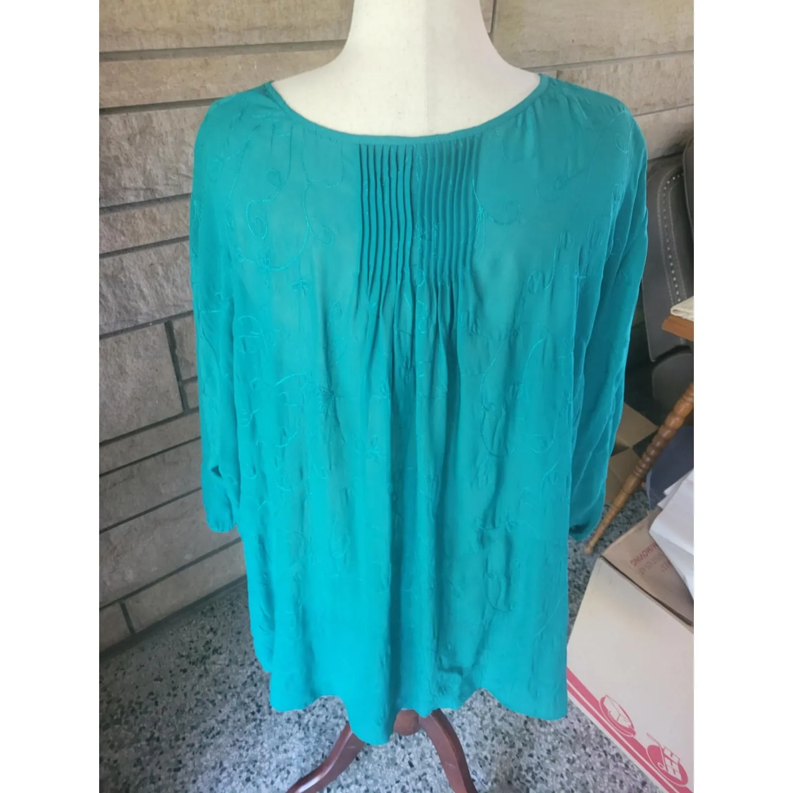 Maggie Barnes  4X Tunic Top Teal Embroidered‎ V Neck Plus Size Blouse - Image 2