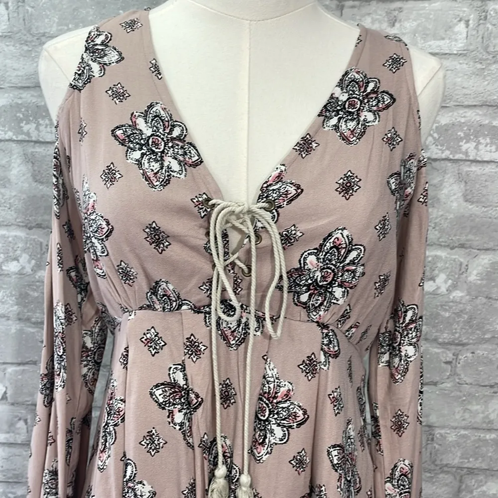 Sadie & Sage Pink Long Sleeve Cold Shoulder Sundress with V - Image 3