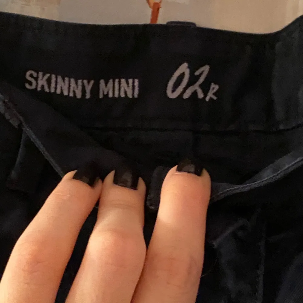 GAP KHAKIS SKINNY CARGO PANTS - Image 3