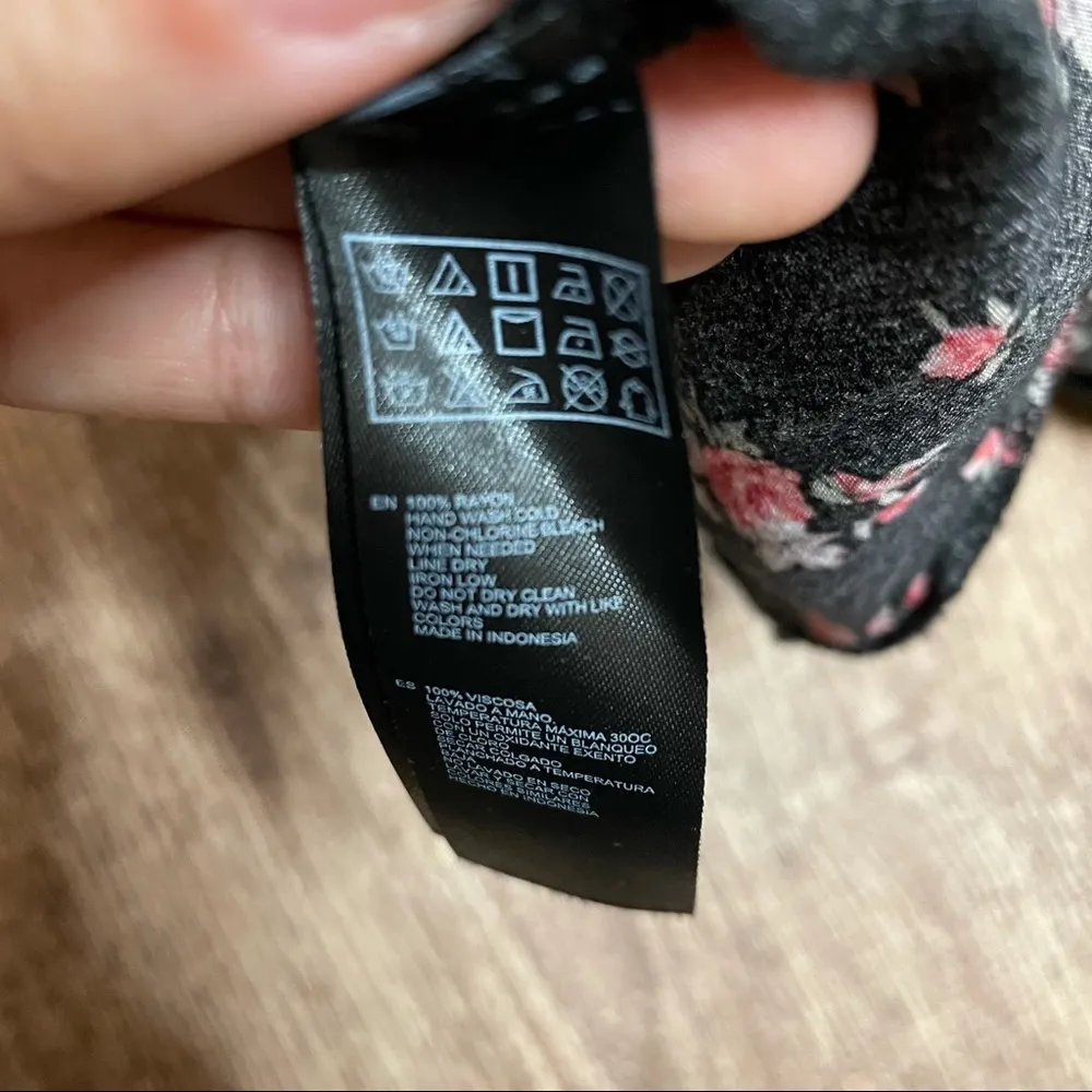 Forever 21 Rose Printed Black Jumpsuit - Image 4