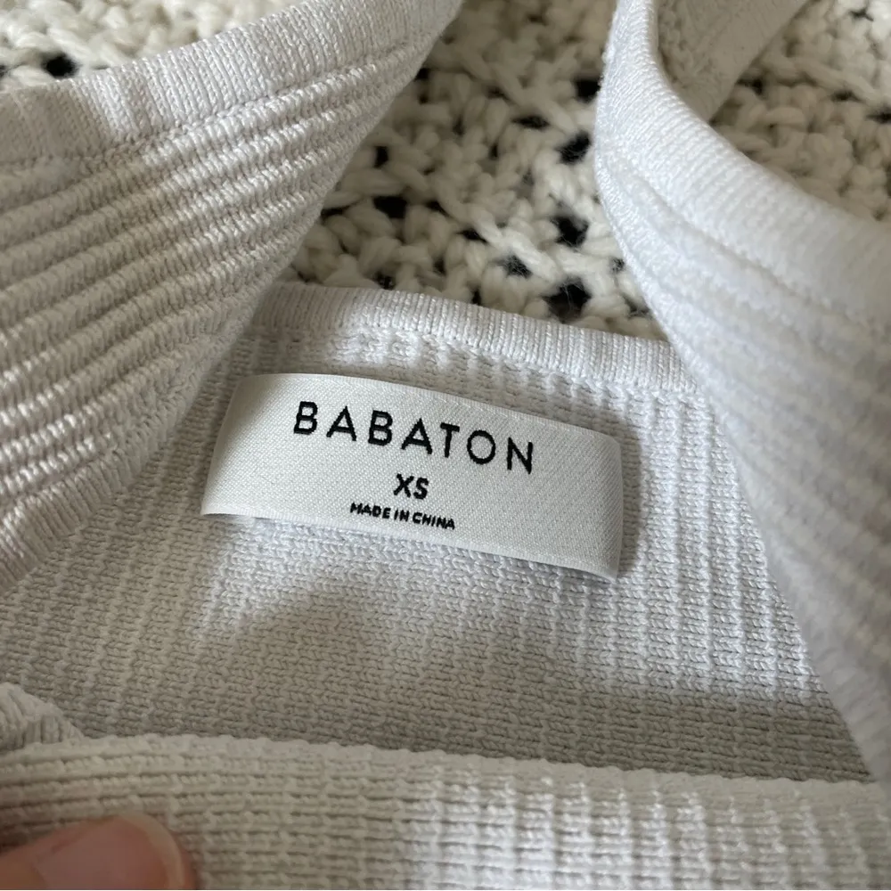 Babaton Aritzia Sculpt Knit Square Neck Crop Tank Top Bone White (XSmall) - Image 3