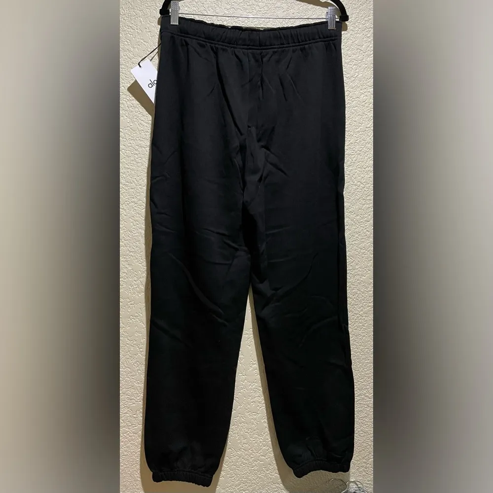 NWT Alo Yoga Accolade Sweatpants Cool Chrome Logo Black, Pockets Size L - Image 7