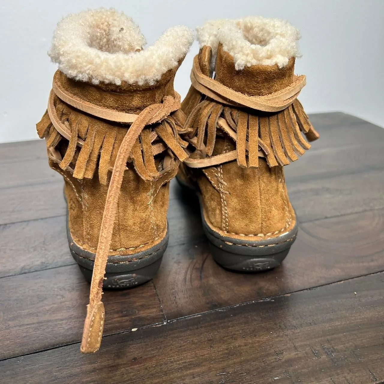 Ugg Women's Brown and Tan Boots - Image 4
